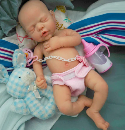 Liam ja Nova Reborn -nukke