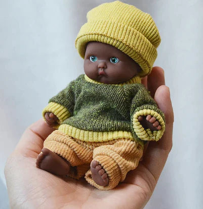 Mini Reborn -nukke pyjamassa