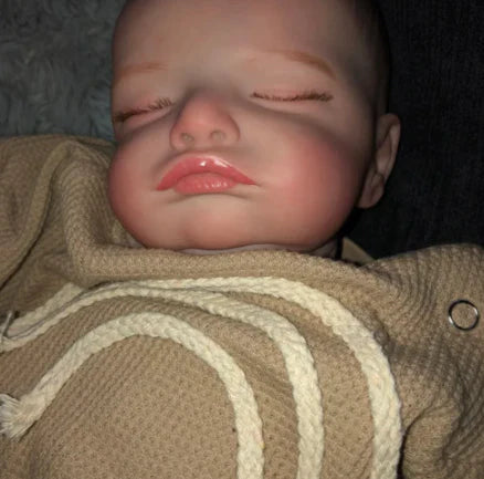Vastasyntynyt nukkumassa Reborn Doll Rosalie