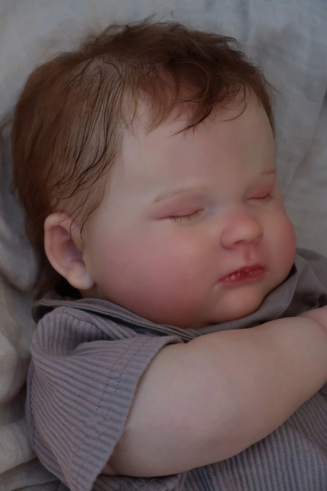 Reborn vauva nukkuva poika nukke Käsin maali nukke Genesis Paint kanssa