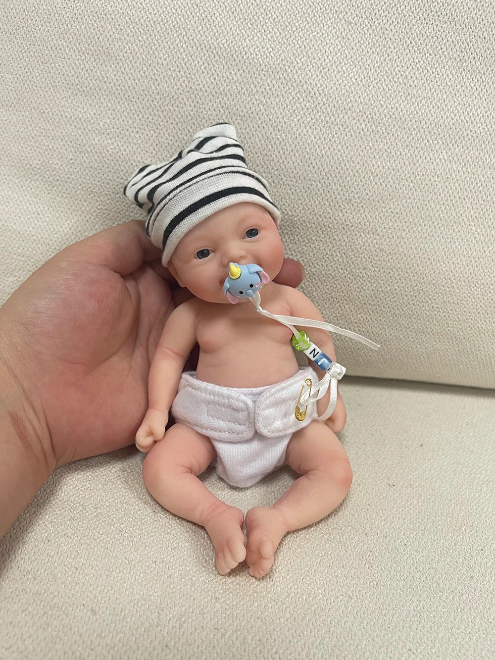 Realistinen vauva Mini Reborn Doll Noah