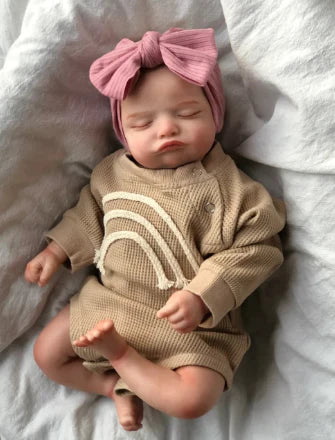 Vastasyntynyt nukkumassa Reborn Doll Rosalie